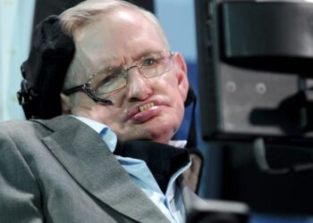 Detaje të reja nga dosja Epstein/ Publikohen foto ku përmendet emri i Stephen Hawking