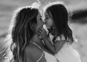 Arbana Osmani rrëfen momentin e vështirë: “E kam dënuar veten që u mërzita kur mora vesh se isha shtatzënë me vajzën”