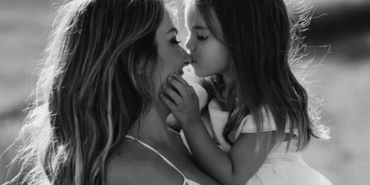 Arbana Osmani rrëfen momentin e vështirë: “E kam dënuar veten që u mërzita kur mora vesh se isha shtatzënë me vajzën”