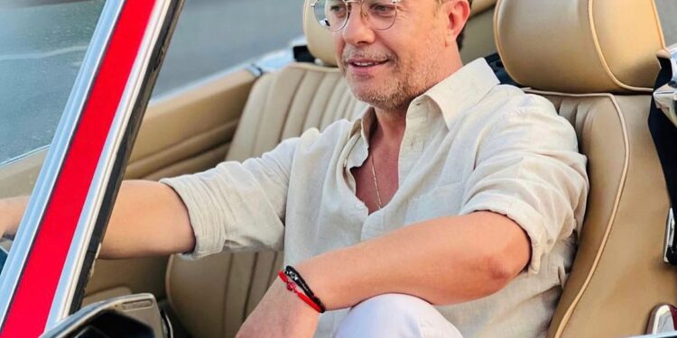 Skandali në Përputhen: Publikohen pamjet kur Laert Vasili puth konkurrenten