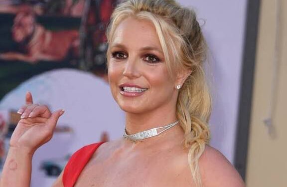 Britney Spears shet katalogun muzikor për 200 milionë dollarë