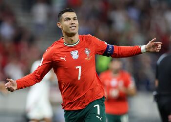 Cristiano Ronaldo feston 41 vjetorin e lindjes, një karrierë legjendare që vazhdon të frymëzojë