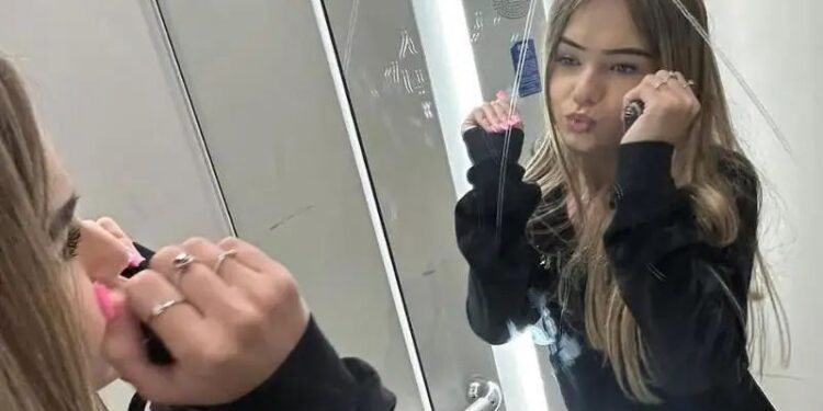 Tragjedia në Itali: 13-vjeçarja kërkoi ndihmë për lidhjen toksike, bisedat me ChatGPT pjesë e dosjes