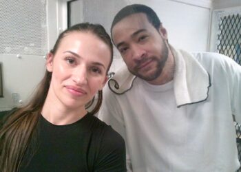 Dashuri pas hekurave: Shqiptarja 31-vjeçare fejohet me të dënuarin me vdekje në Teksas