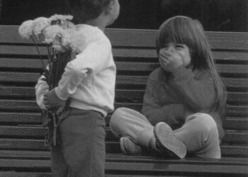 Dashuri me shikim të parë? Ja çfarë ndodh realisht në trurin tuaj