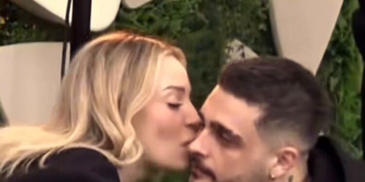 I panderuar, jo zotëri, xhaxhi Gerti…/ Selin dhe Gimbo ironizojnë Rogertin me një ftesë epike