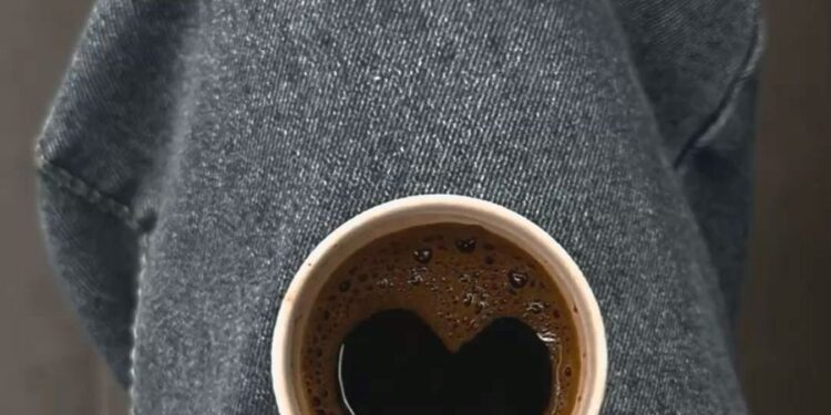 Pse nuk rekomandohet të pini kafe me stomak bosh? Ja çfarë thonë studimet