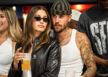 Hailey Bieber flet hapur për presionin e famës: Komentet e njerëzve mund të jenë shumë të rënda