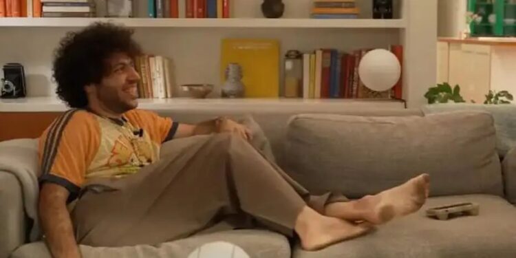 Benny Blanco tallet me thashethemet: Edhe kur nuk bëj dush, mbaj erë të mirë