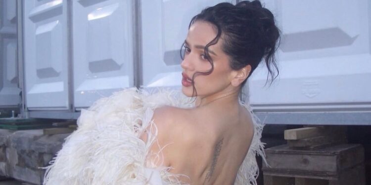 Rosalia ndërpret koncertin në Milano