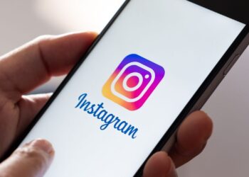 Instagram do të bëjë publike postimet e ruajtura? Ja e vërteta