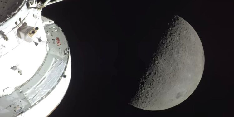 NASA publikon pamje mahnitëse nga misioni Artemis II pranë Hënës