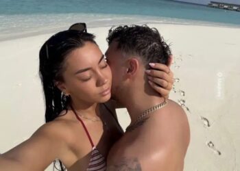 DJ Geek s’fshihet më: Publikon foto romantike me partneren nga pushimet në Maldive