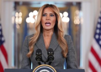 Melania Trump reagon ashpër ndaj akuzave për Jeffrey Epstein: Mjaft më me shpifje!
