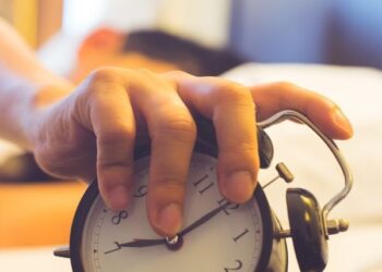 Studimi: Të shkosh në punë para orës 10:00 është torturë për mendjen dhe trupin