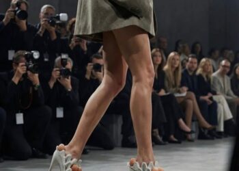 Duket si shaka, por është Balenciaga/ Kur moda sfidon logjikën